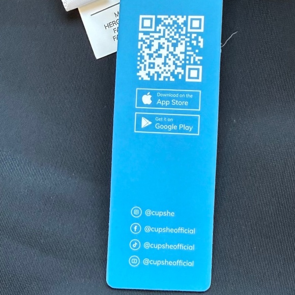 NWT Cupshe Blue Tropical Floral & Black Halter Top One Piece Swimsuit Size M - Picture 12 of 13